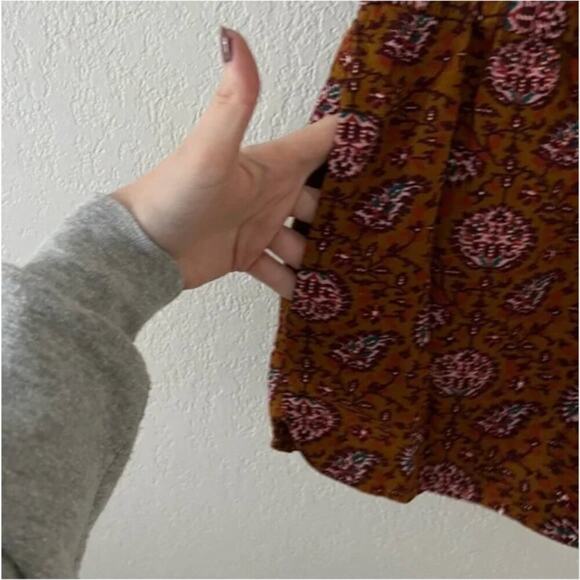 Madewell Drapey Pull-On Shorts in Warm Paisley - Picture 5 of 8